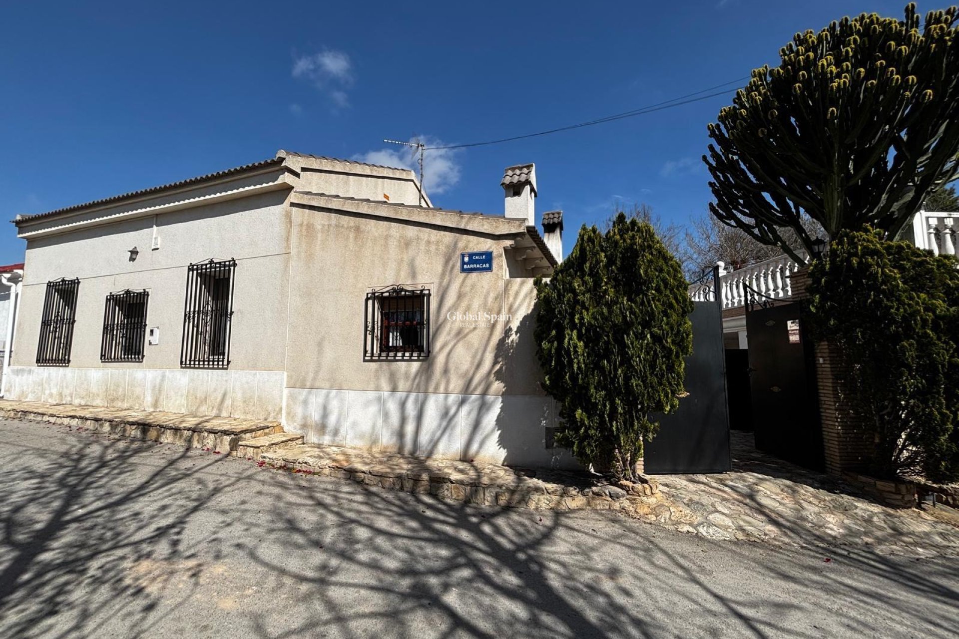 Venta - CASA -
BENEJÚZAR - Comunidad Valenciana