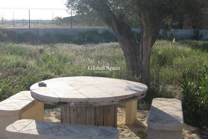 Venta - CASA -
BENFERRI - Inland