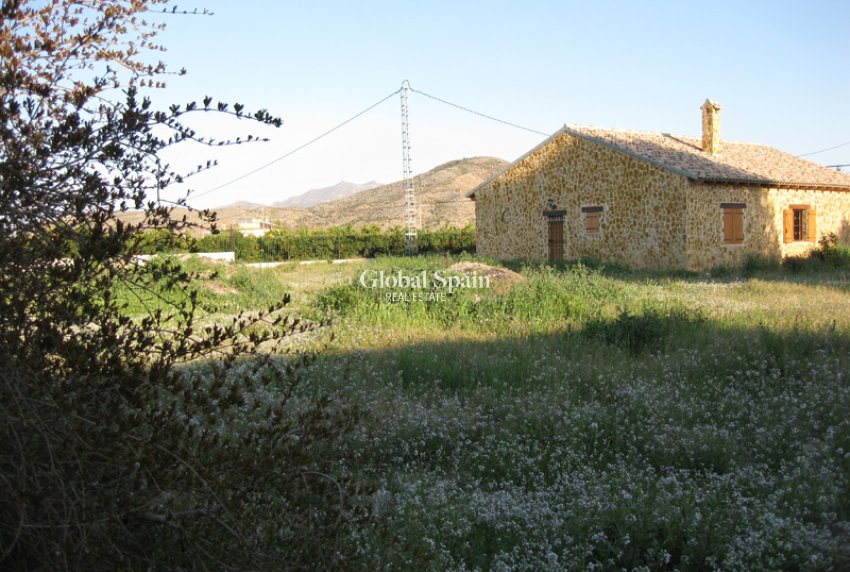 Venta - CASA -
BENFERRI - Inland