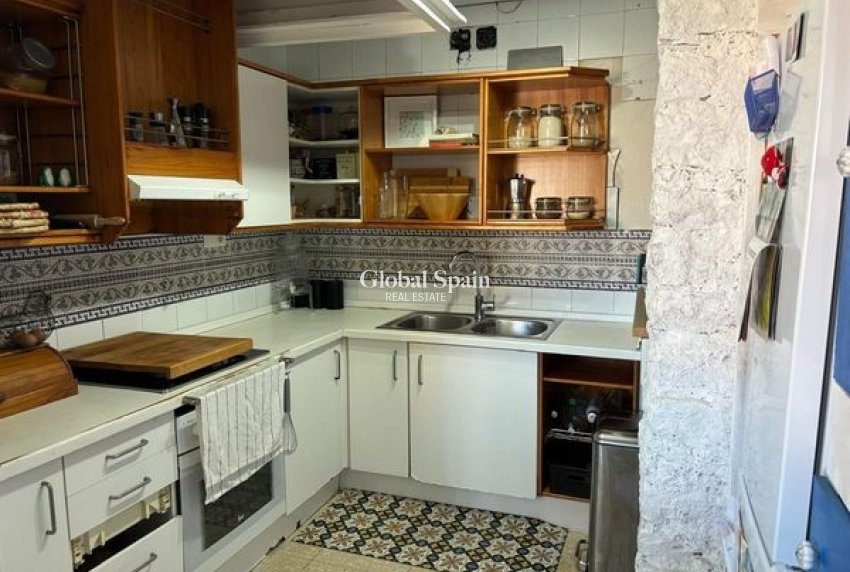 Venta - Casa -
BENIDORM - Levante
