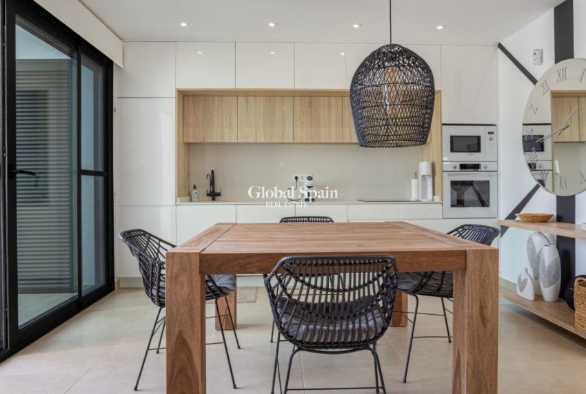 Venta - CASA -
BENIJÓFAR - Costa Blanca