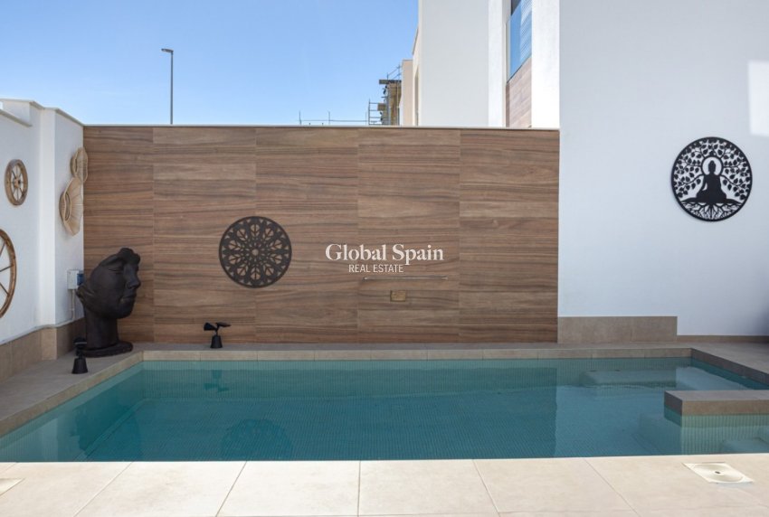 Venta - CASA -
BENIJÓFAR - Costa Blanca