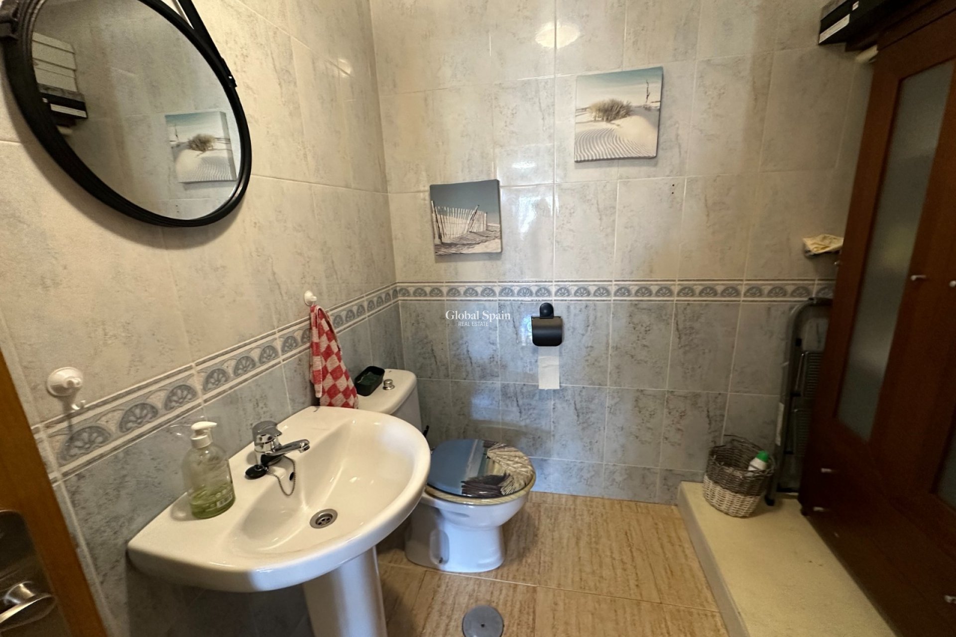 Venta - CASA -
BIGASTRO - Inland