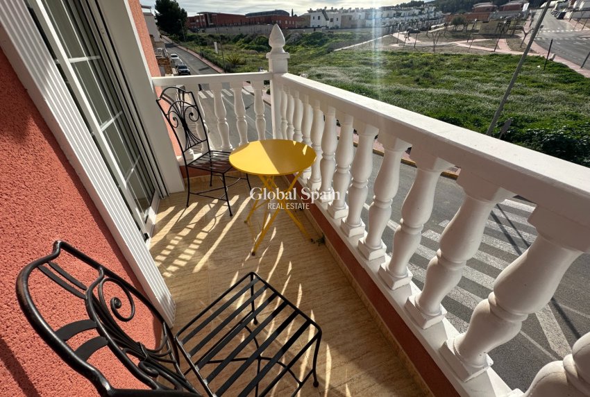 Venta - CASA -
BIGASTRO - Inland