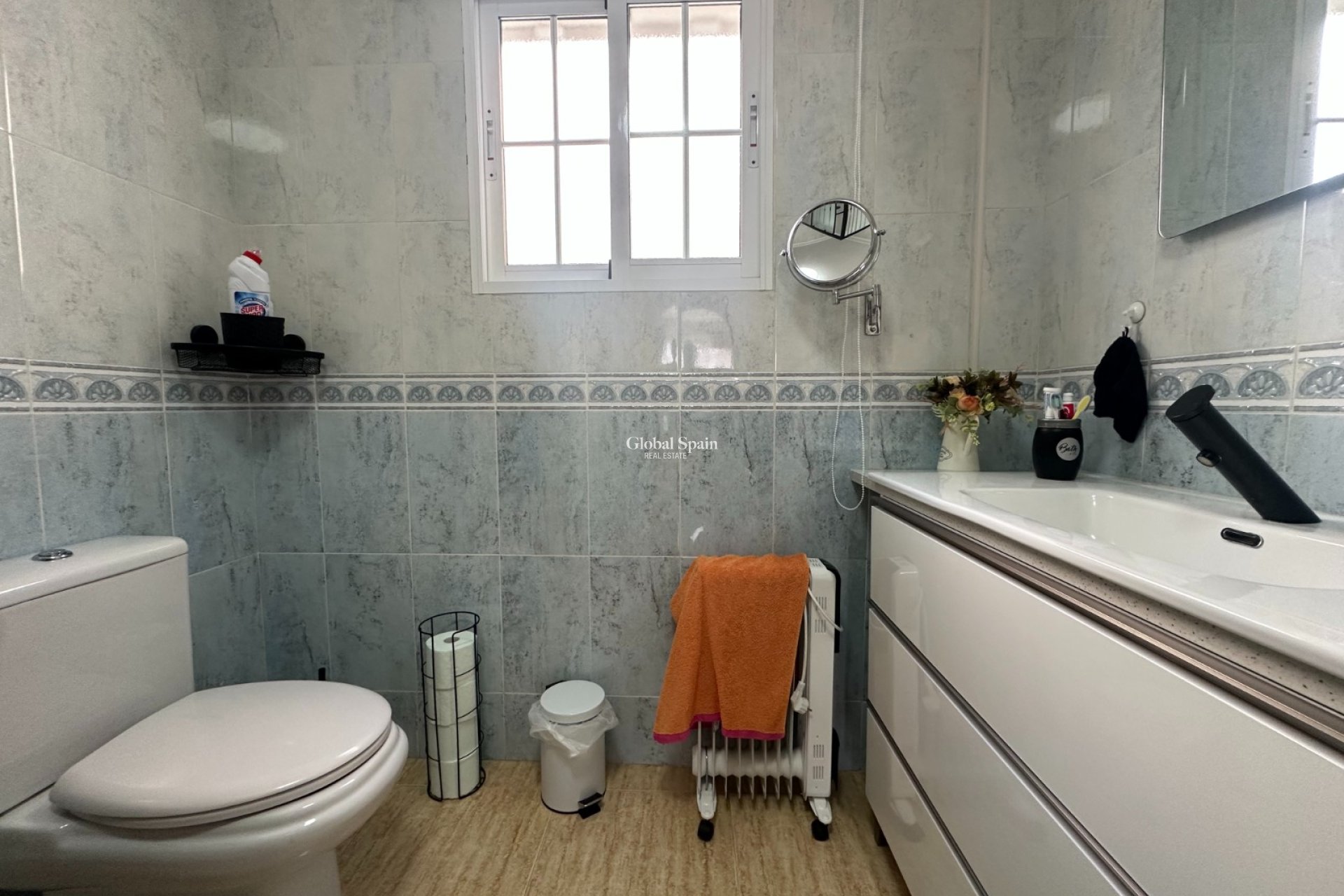 Venta - CASA -
BIGASTRO - Inland