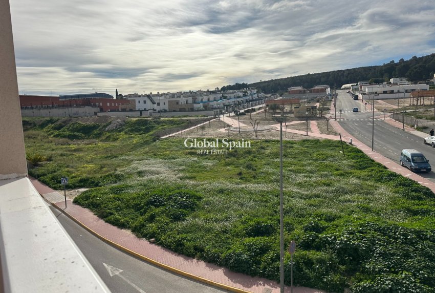 Venta - CASA -
BIGASTRO - Inland