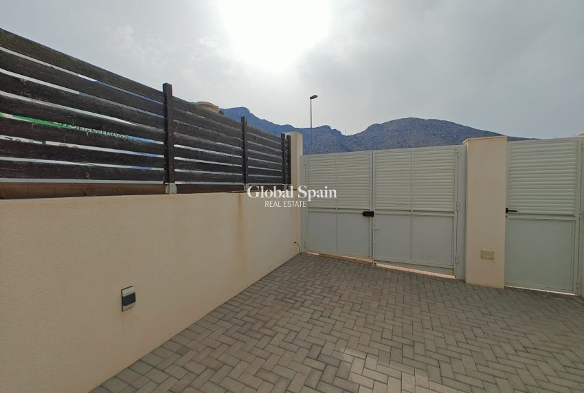 Venta - Casa - Casa adosada -
COX - Cox