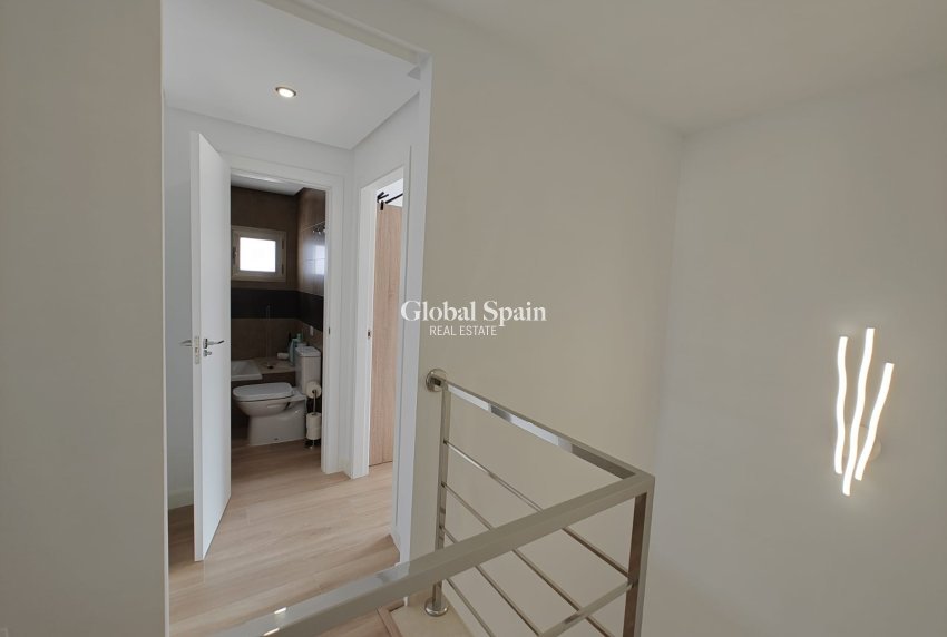 Venta - Casa - Casa adosada -
COX - Cox