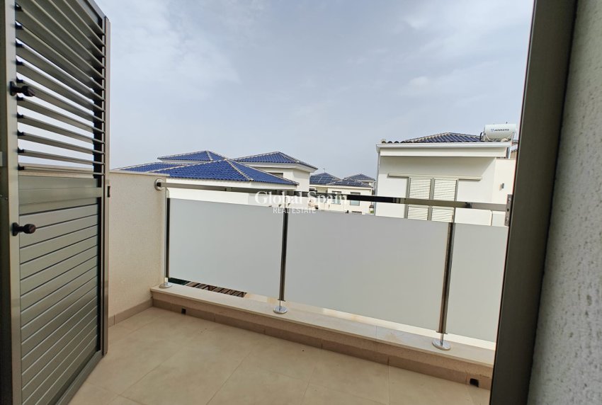 Venta - Casa - Casa adosada -
COX - Cox