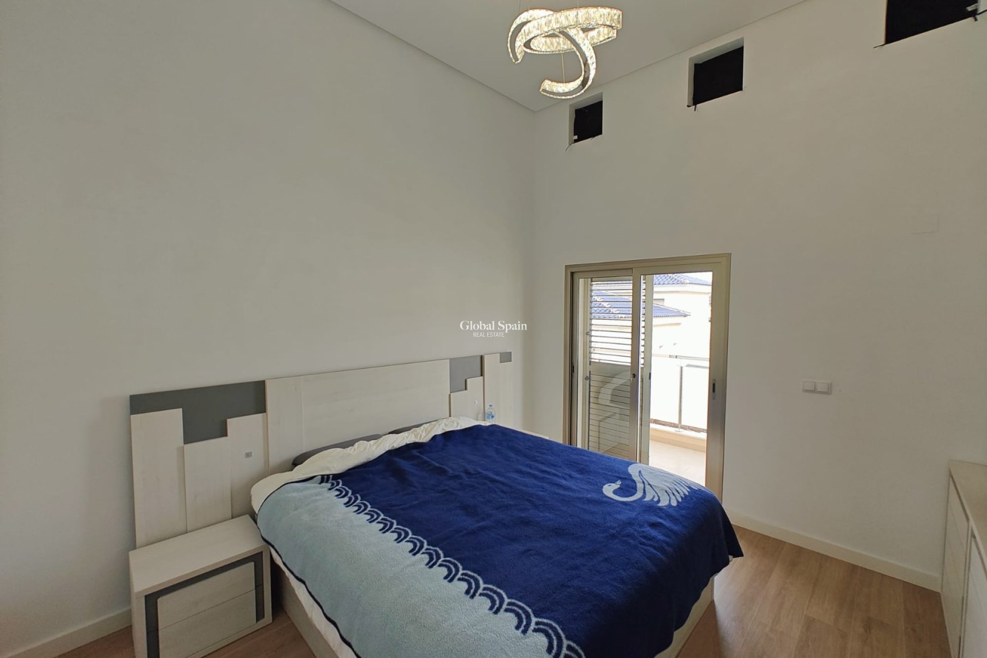 Venta - Casa - Casa adosada -
COX - Cox