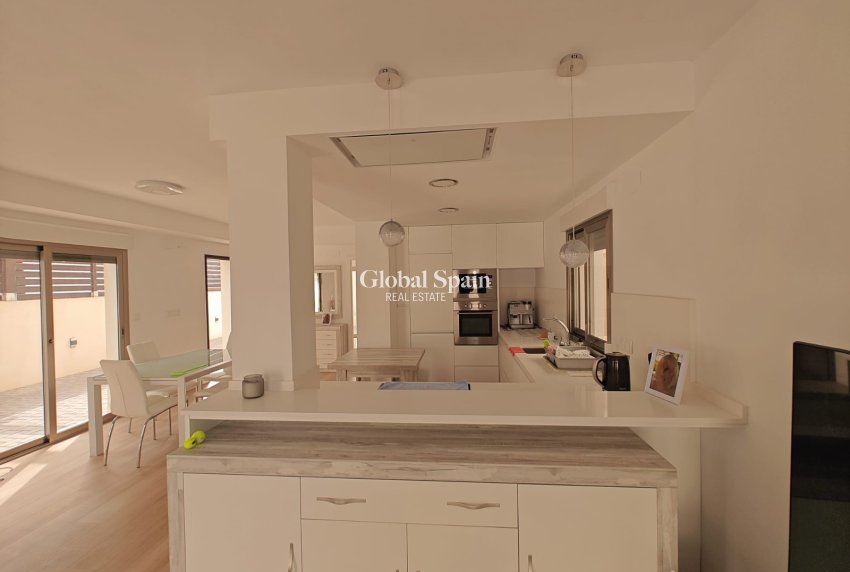 Venta - Casa - Casa adosada -
COX - Cox