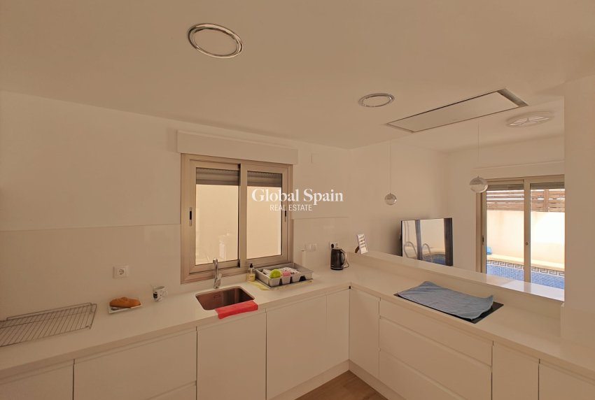 Venta - Casa - Casa adosada -
COX - Cox