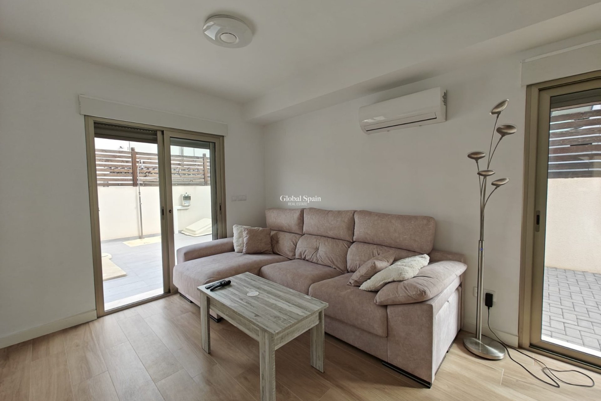 Venta - Casa - Casa adosada -
COX - Cox