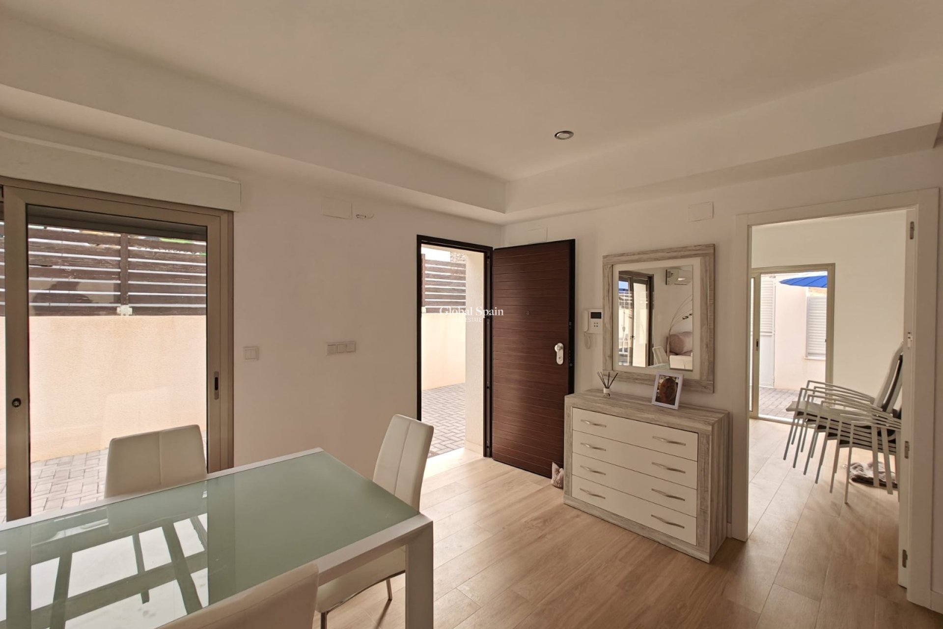 Venta - Casa - Casa adosada -
COX - Cox