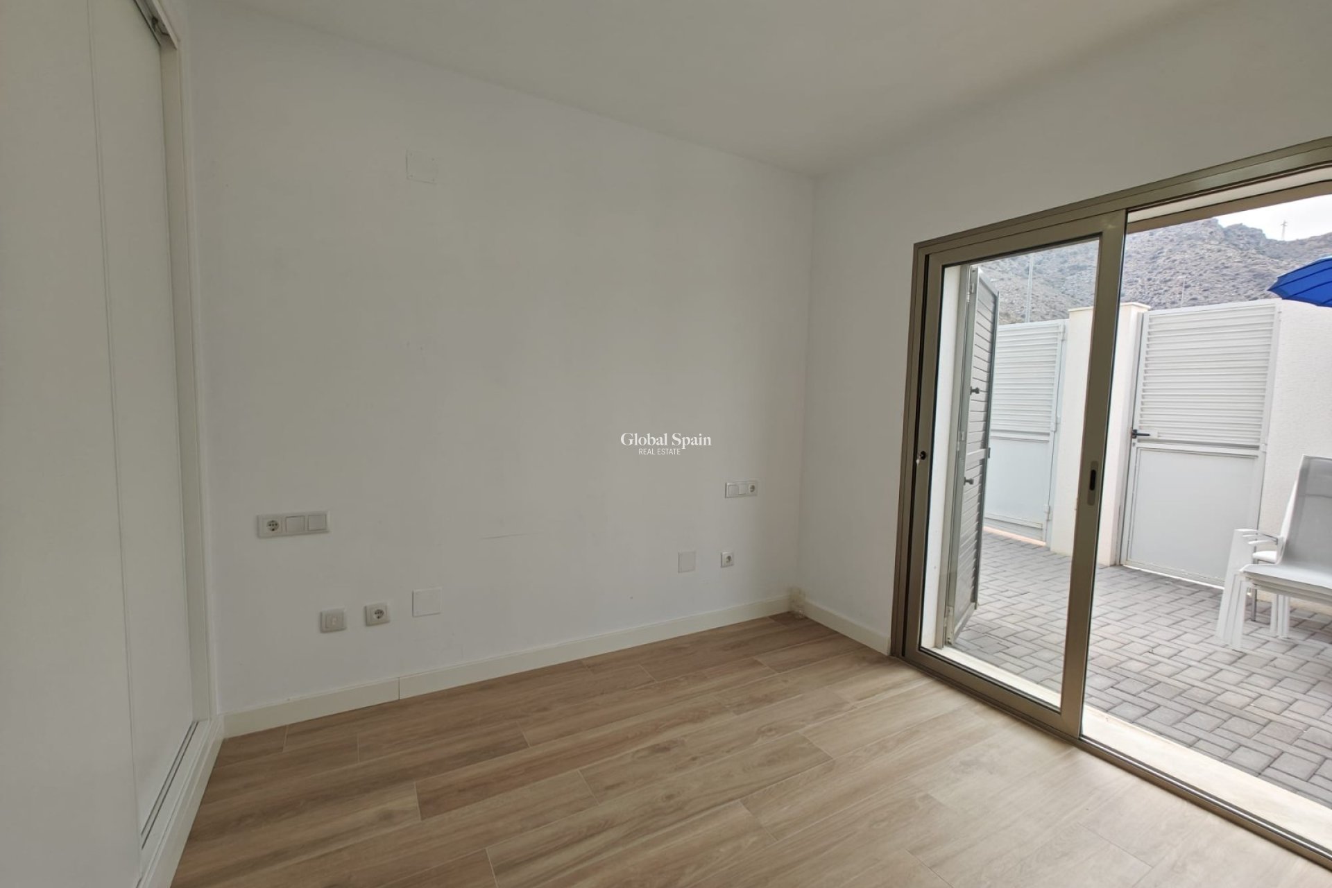 Venta - Casa - Casa adosada -
COX - Cox