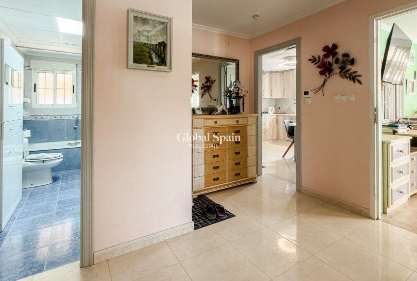 Venta - CASA -
CATRAL - Catral