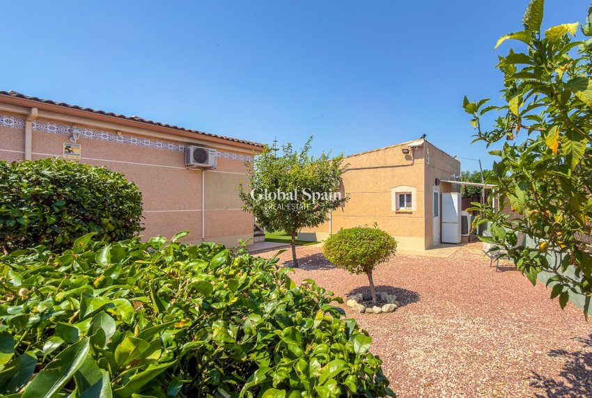 Venta - CASA -
CATRAL - Catral