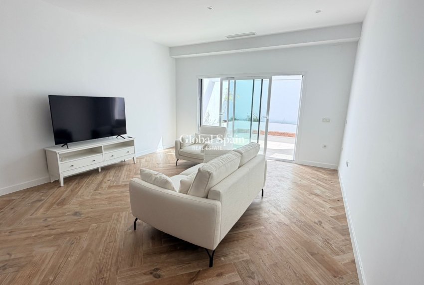 Venta - CASA -
CATRAL - Costa Blanca