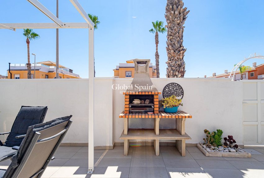 Venta - CASA -
CIUDAD QUESADA - Doña Pepa