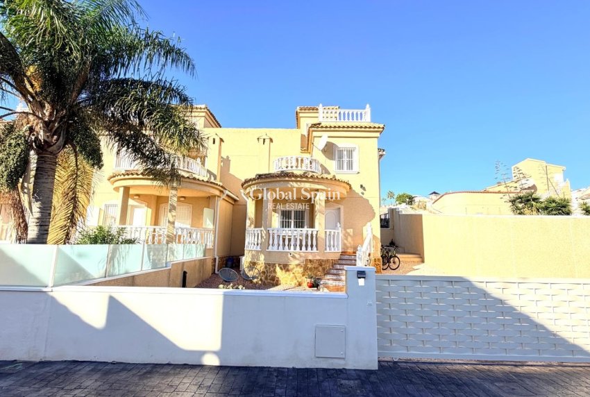 Venta - CASA -
CIUDAD QUESADA - La Marquesa Golf