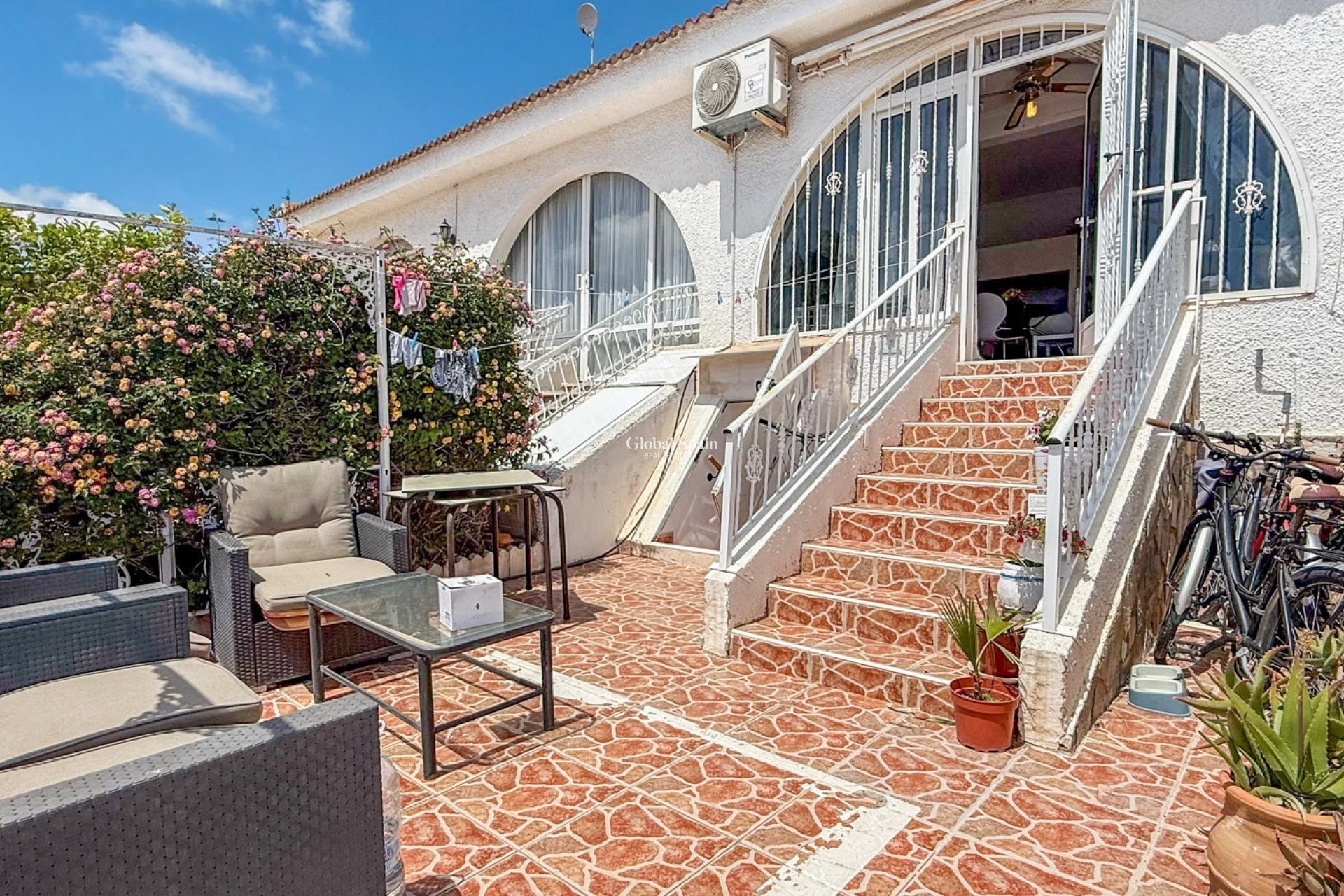 Venta - CASA -
CIUDAD QUESADA