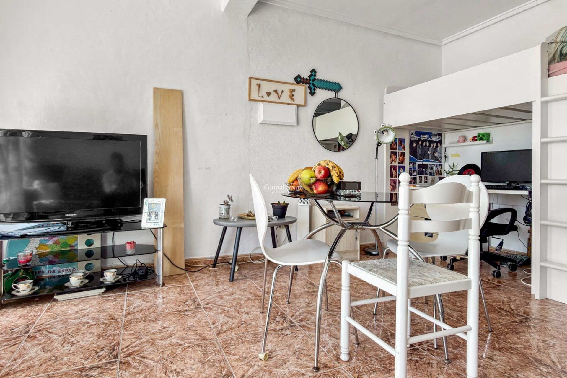 Venta - CASA -
CIUDAD QUESADA