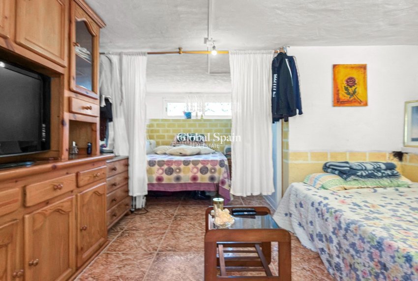 Venta - CASA -
CIUDAD QUESADA