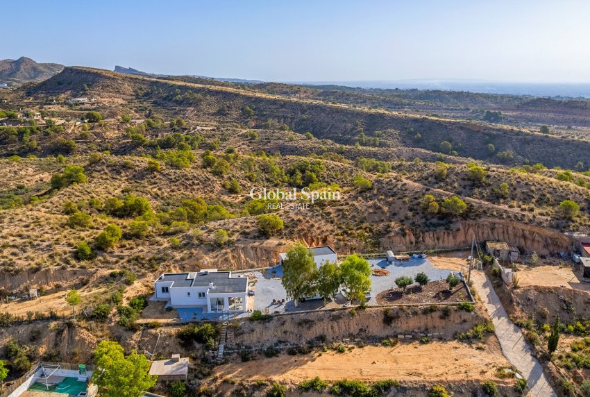 Venta - CASA -
CREVILLENTE - Inland