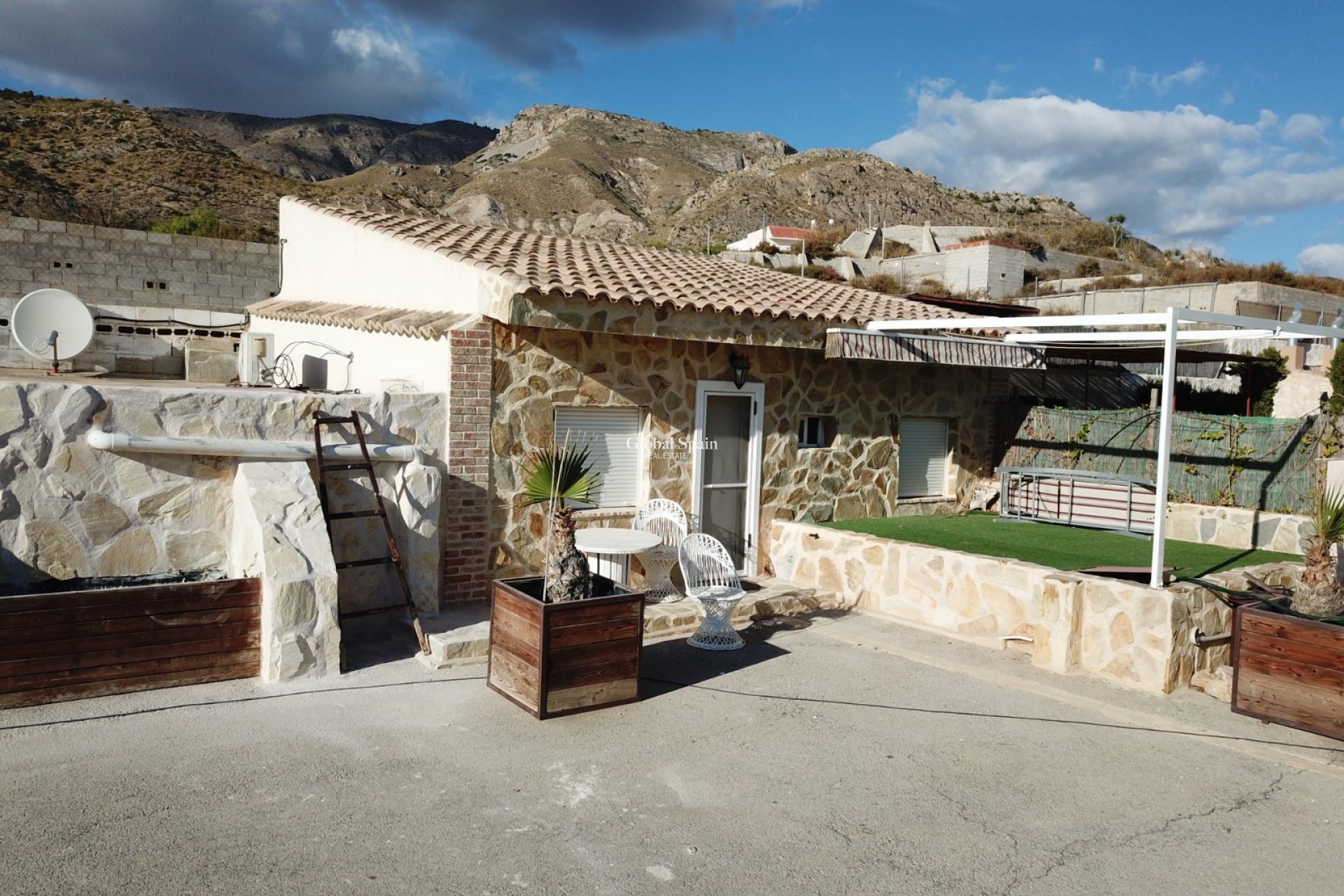 Venta - CASA -
CREVILLENTE - Inland