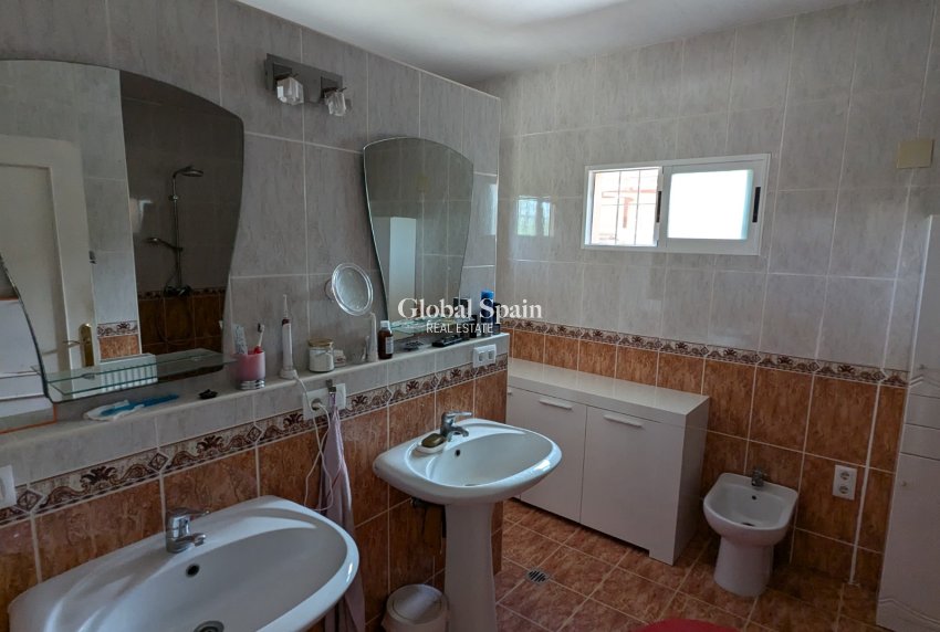 Venta - CASA -
CREVILLENTE - Inland