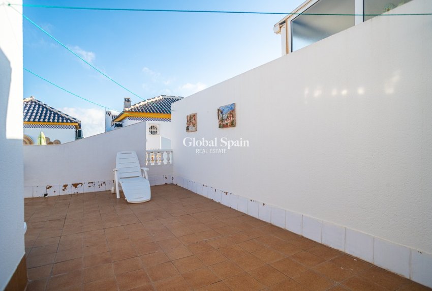 Venta - Casa Cuádruple -
ORIHUELA COSTA - Los Balcones