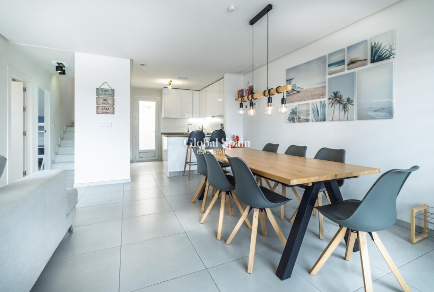 Venta - Casa Cuádruple -
TORREVIEJA - Aguas Nuevas