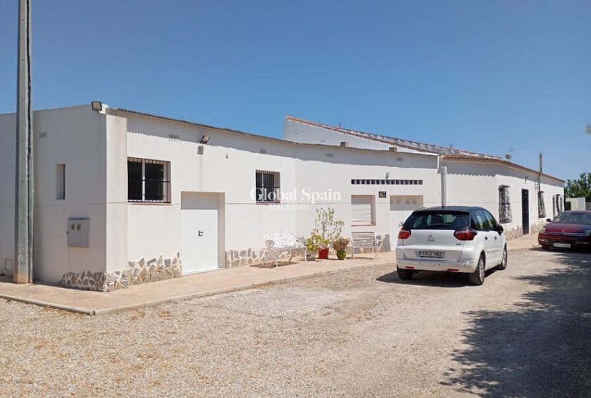 Venta - CASA -
DAYA NUEVA - Costa Blanca