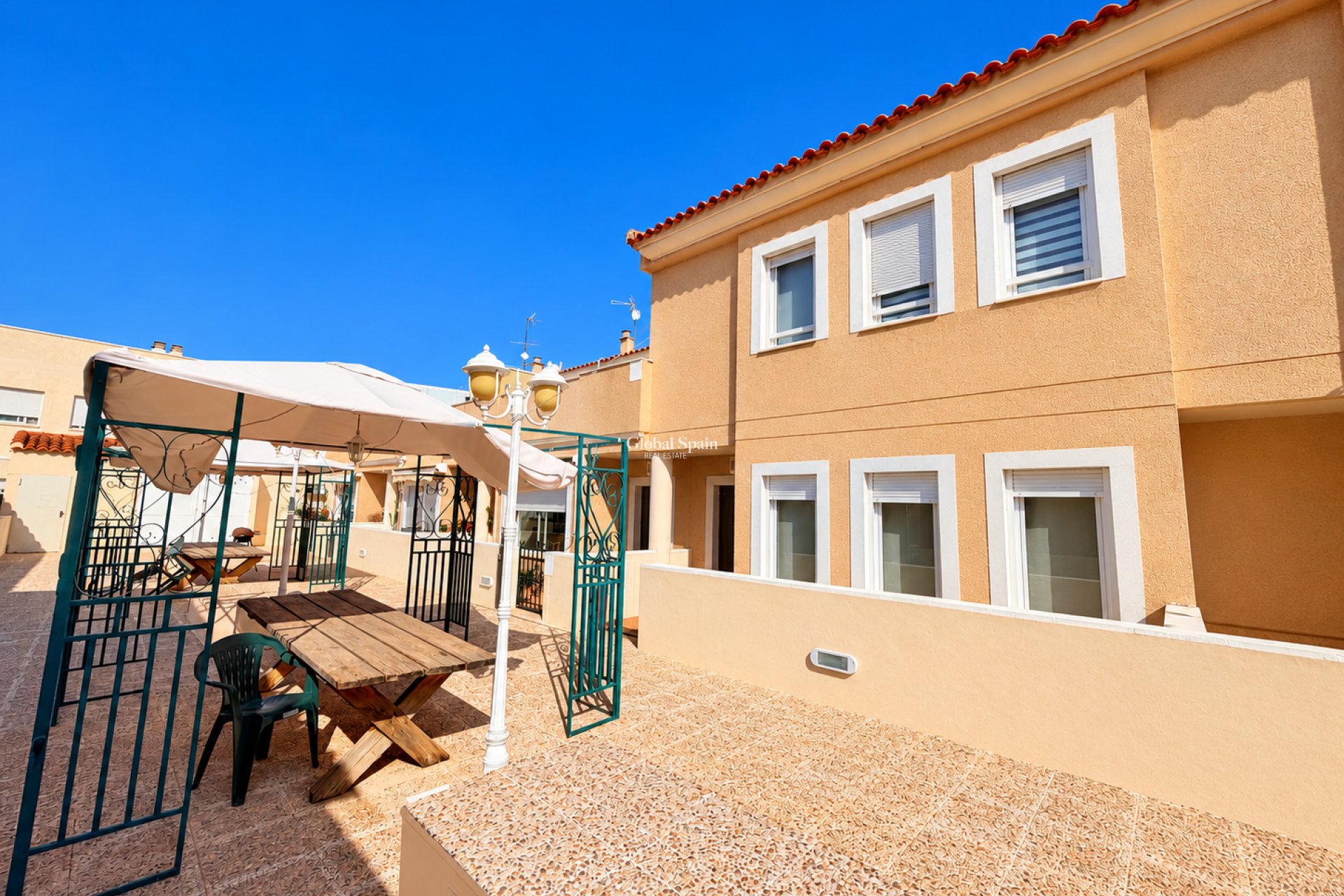 Venta - CASA -
DAYA NUEVA - Costa Blanca