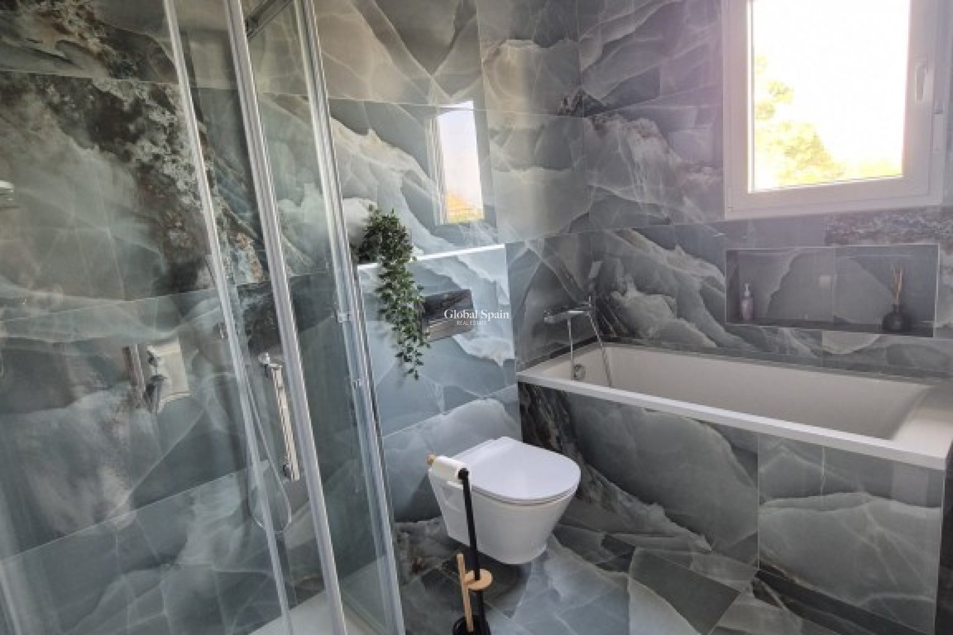 Venta - CASA -
DAYA VIEJA - Costa Blanca