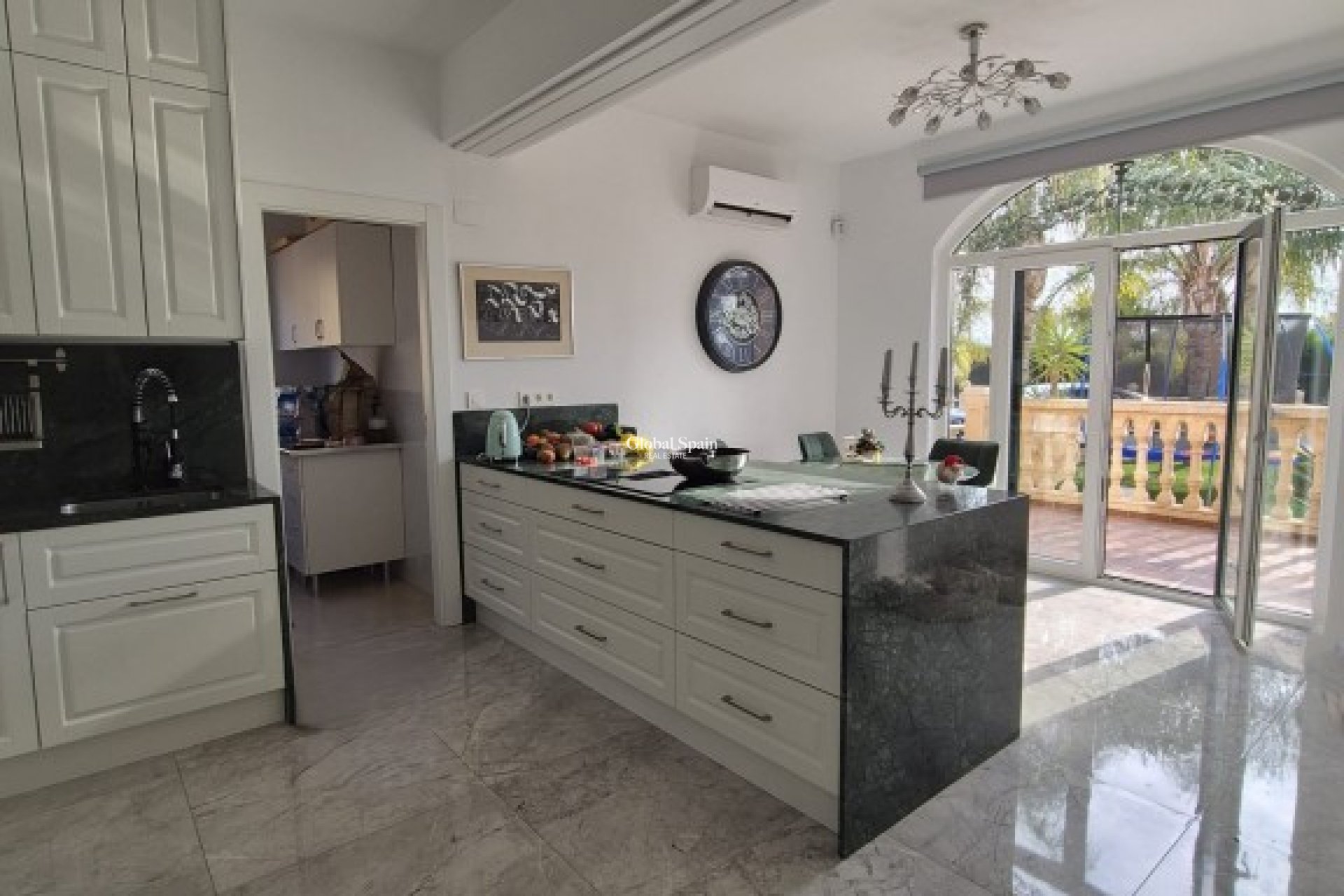 Venta - CASA -
DAYA VIEJA - Costa Blanca