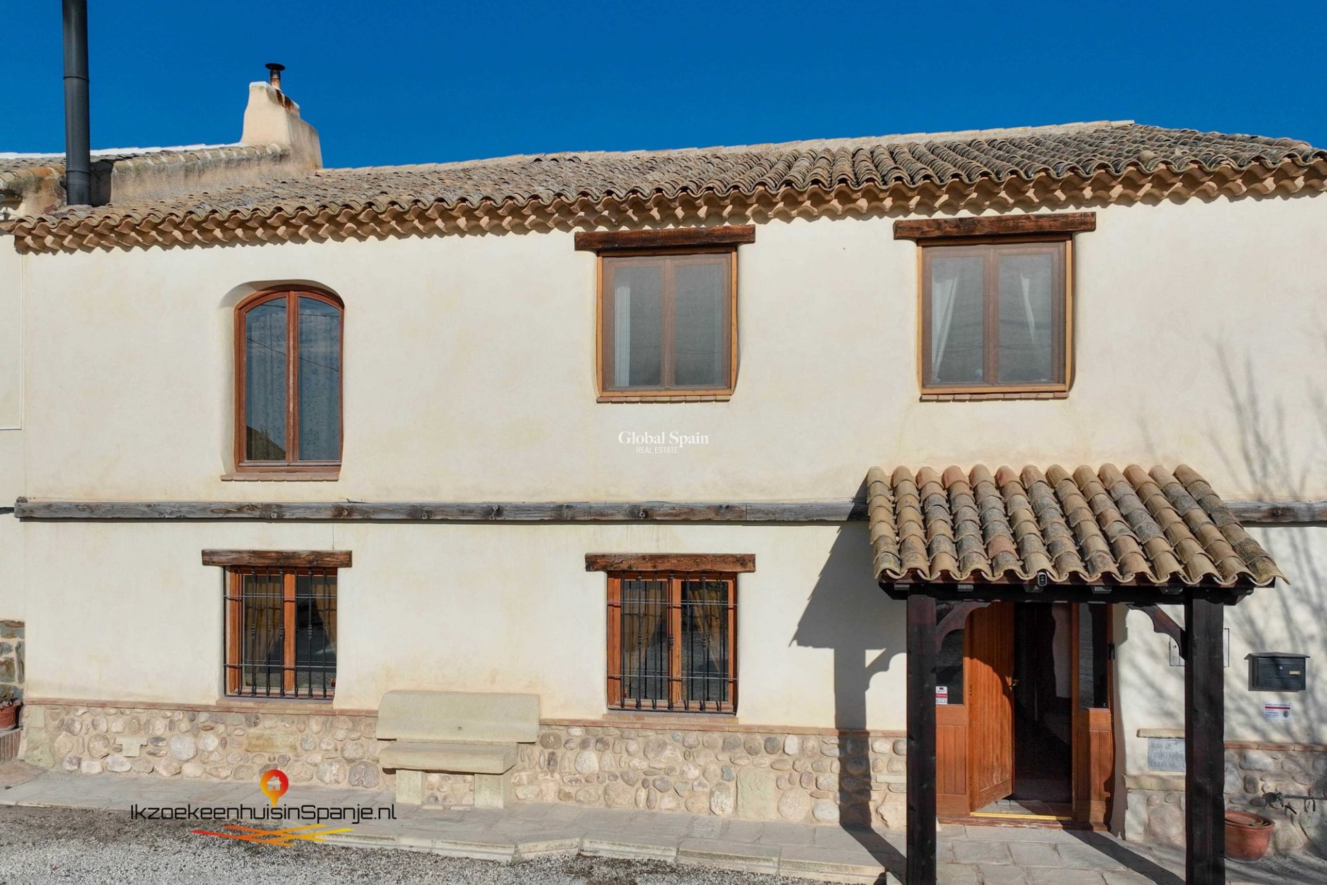 Venta - Casa de los hombres -
Abanilla