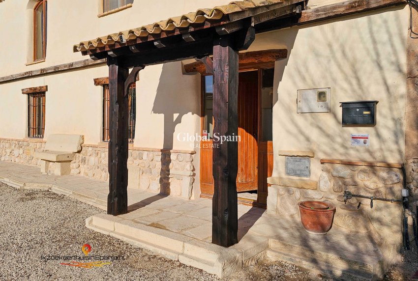 Venta - Casa de los hombres -
Abanilla