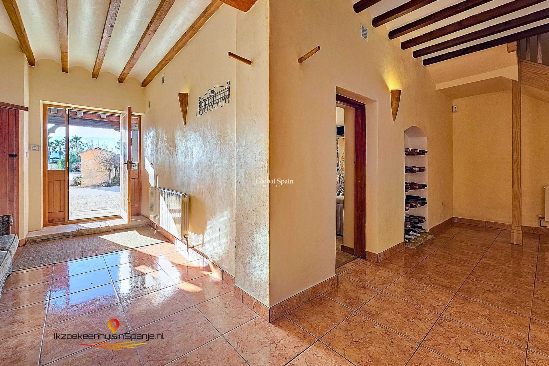 Venta - Casa de los hombres -
Abanilla