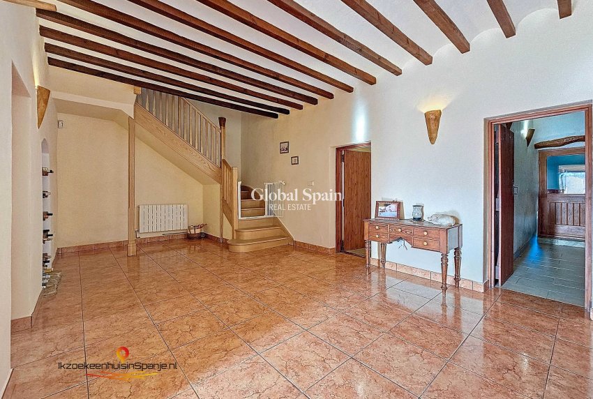 Venta - Casa de los hombres -
Abanilla