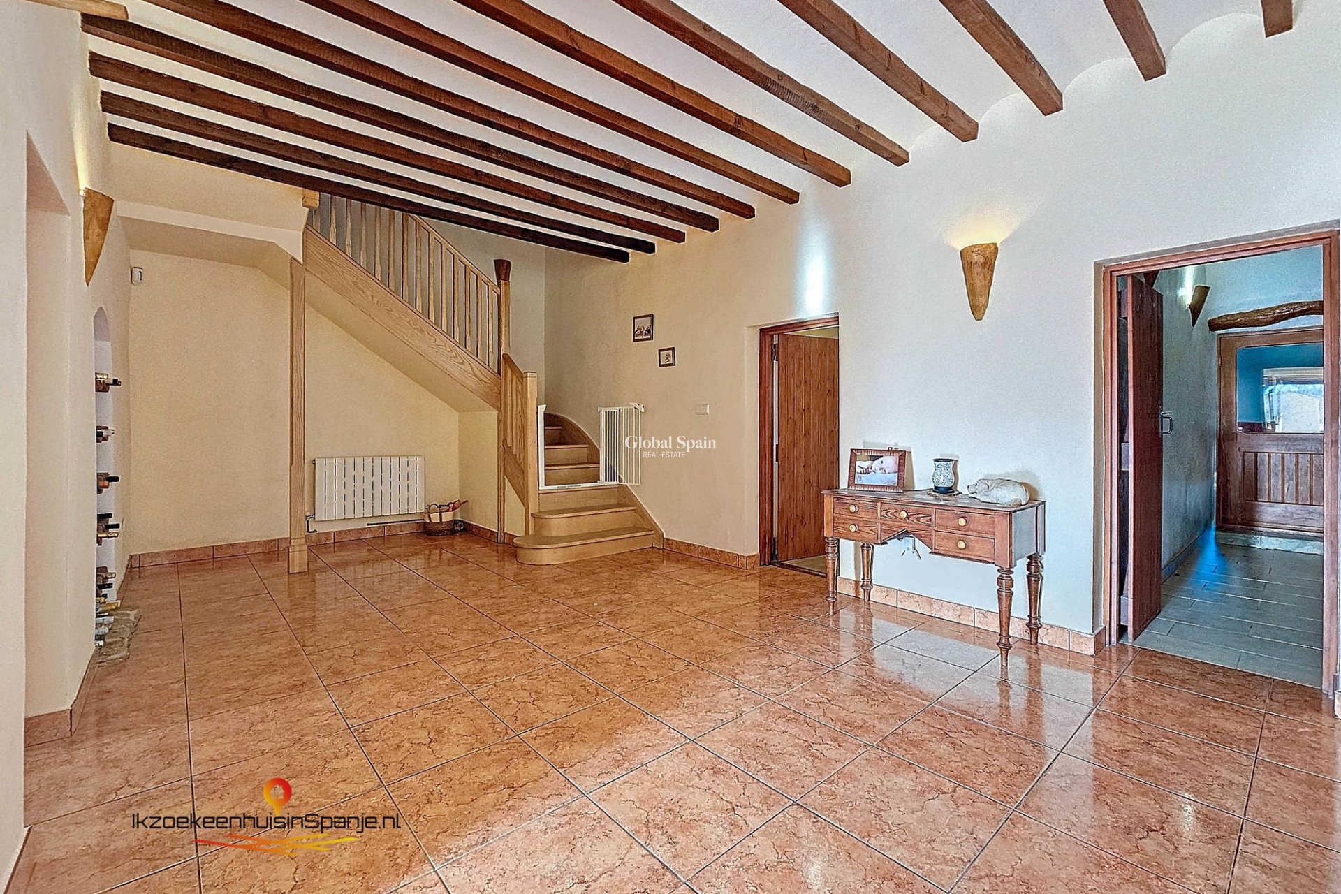 Venta - Casa de los hombres -
Abanilla