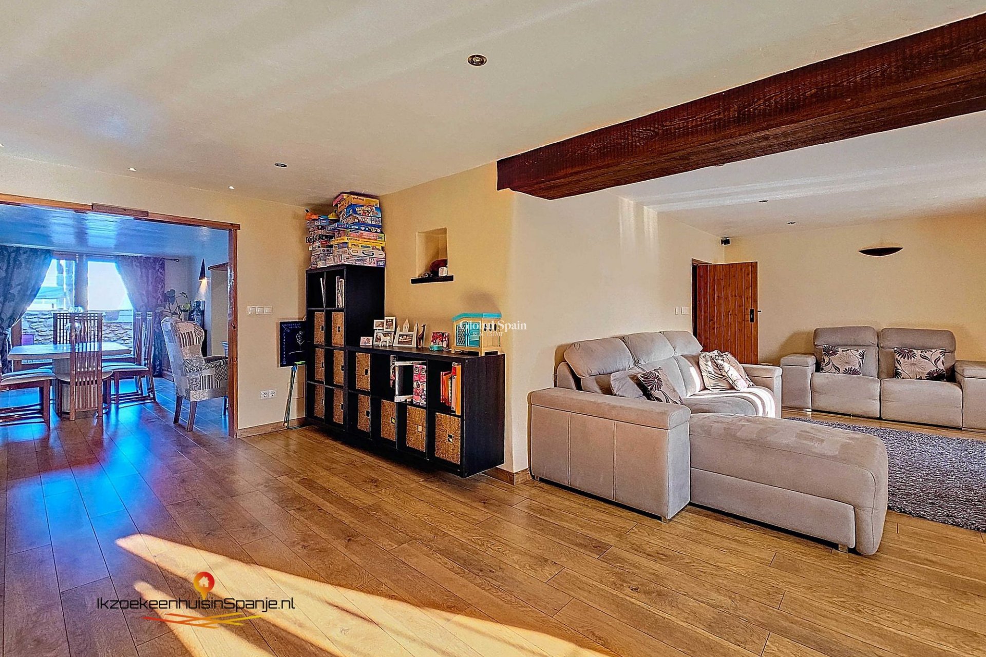 Venta - Casa de los hombres -
Abanilla