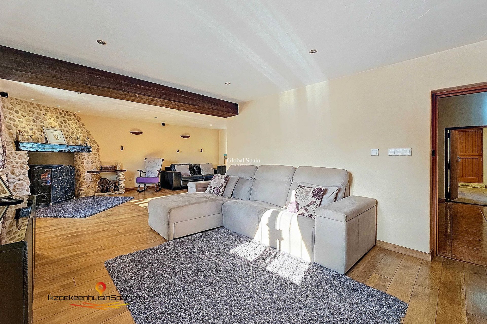 Venta - Casa de los hombres -
Abanilla