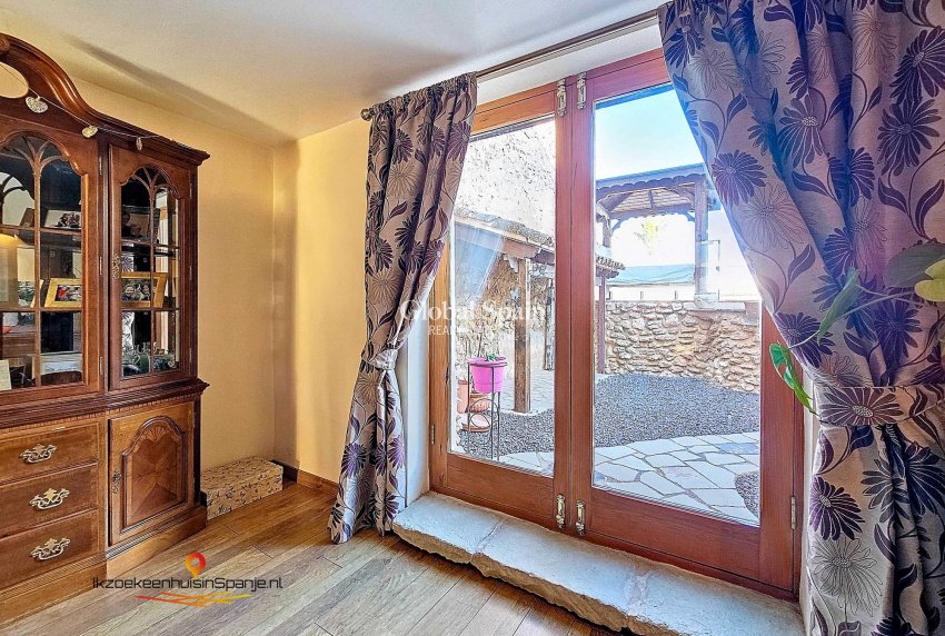 Venta - Casa de los hombres -
Abanilla