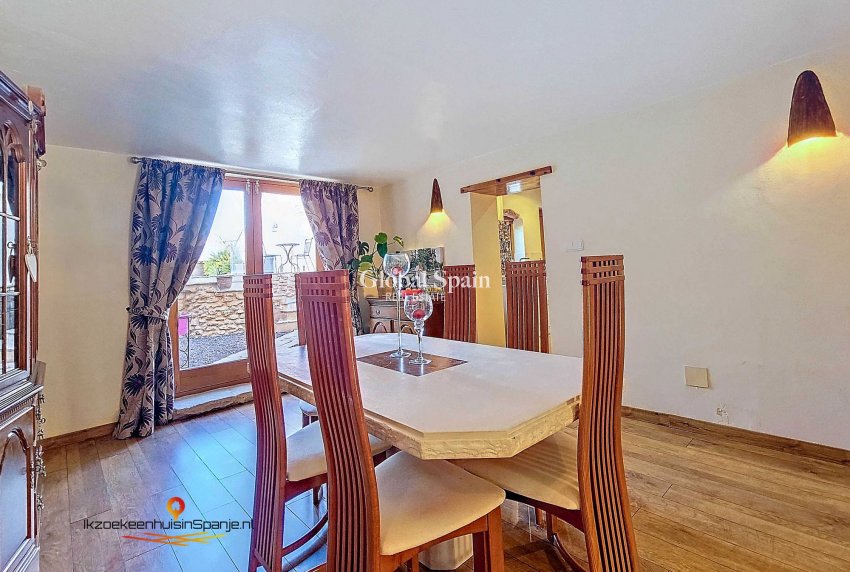 Venta - Casa de los hombres -
Abanilla