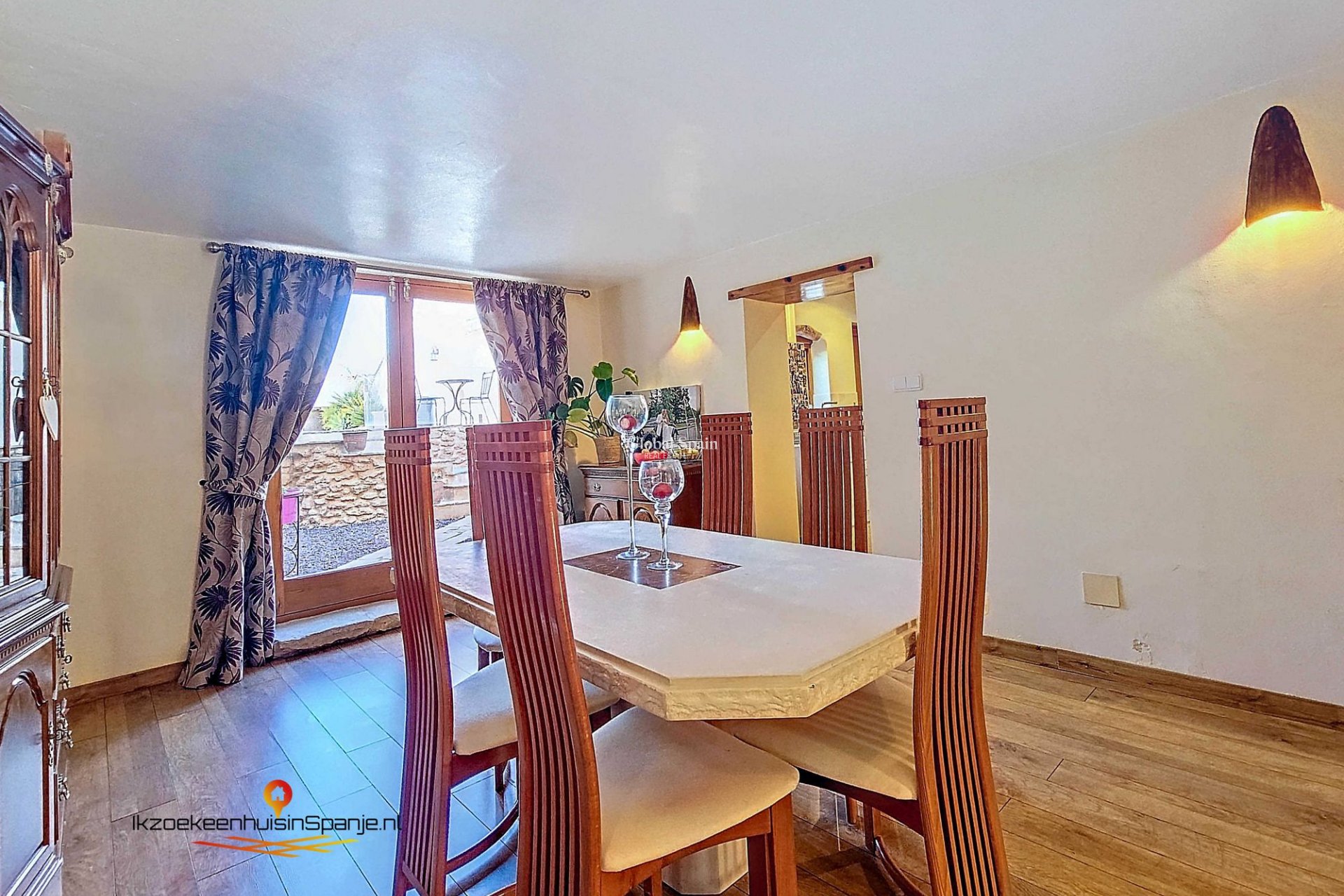 Venta - Casa de los hombres -
Abanilla