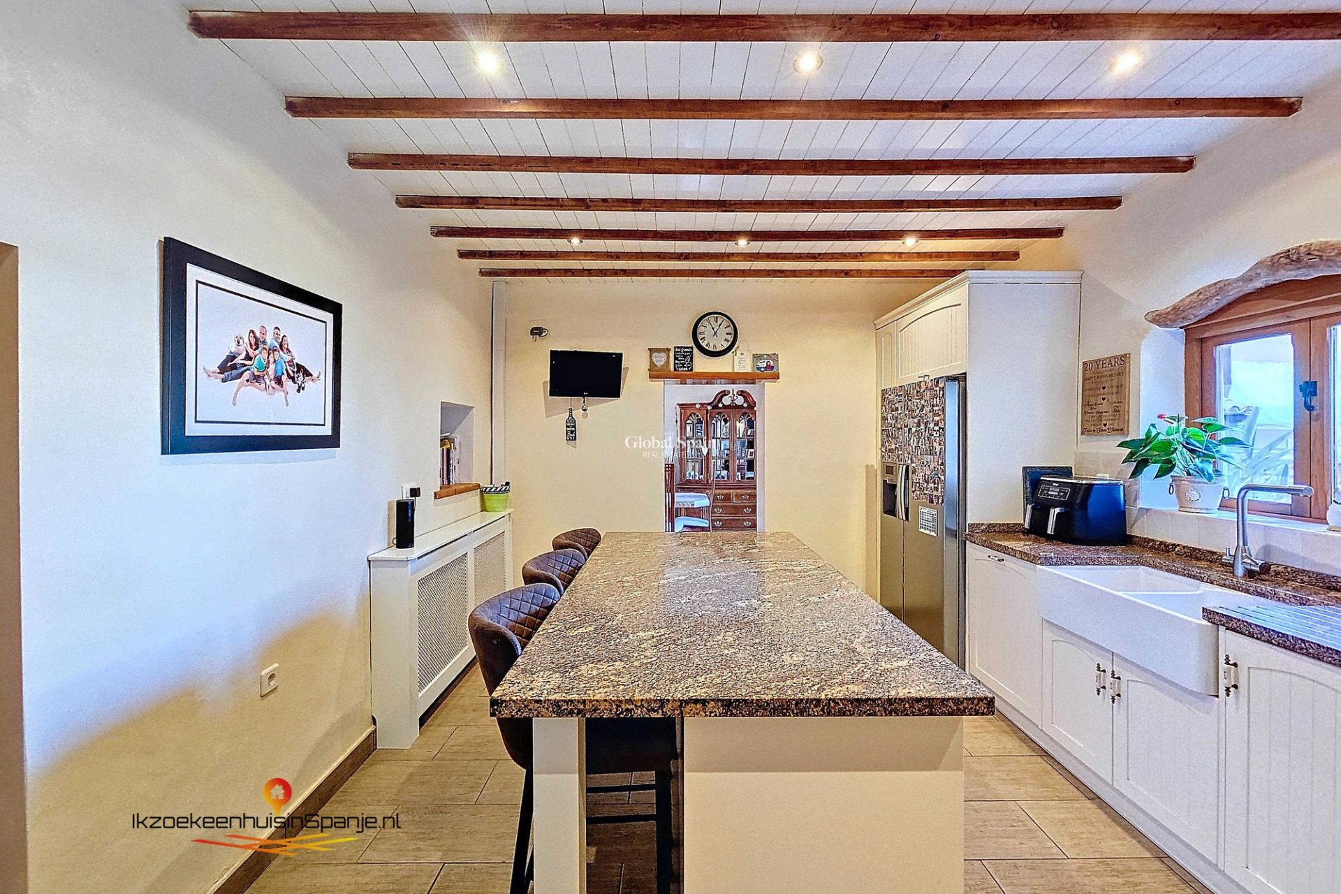 Venta - Casa de los hombres -
Abanilla