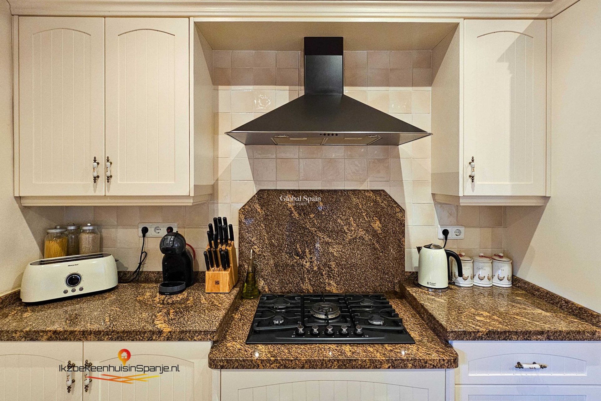 Venta - Casa de los hombres -
Abanilla