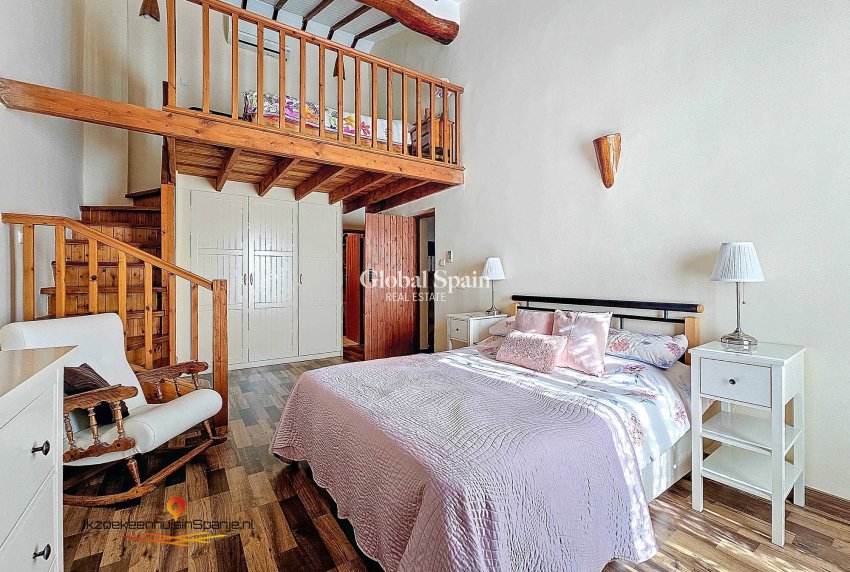 Venta - Casa de los hombres -
Abanilla