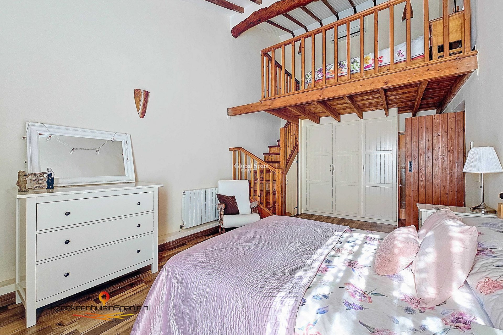 Venta - Casa de los hombres -
Abanilla